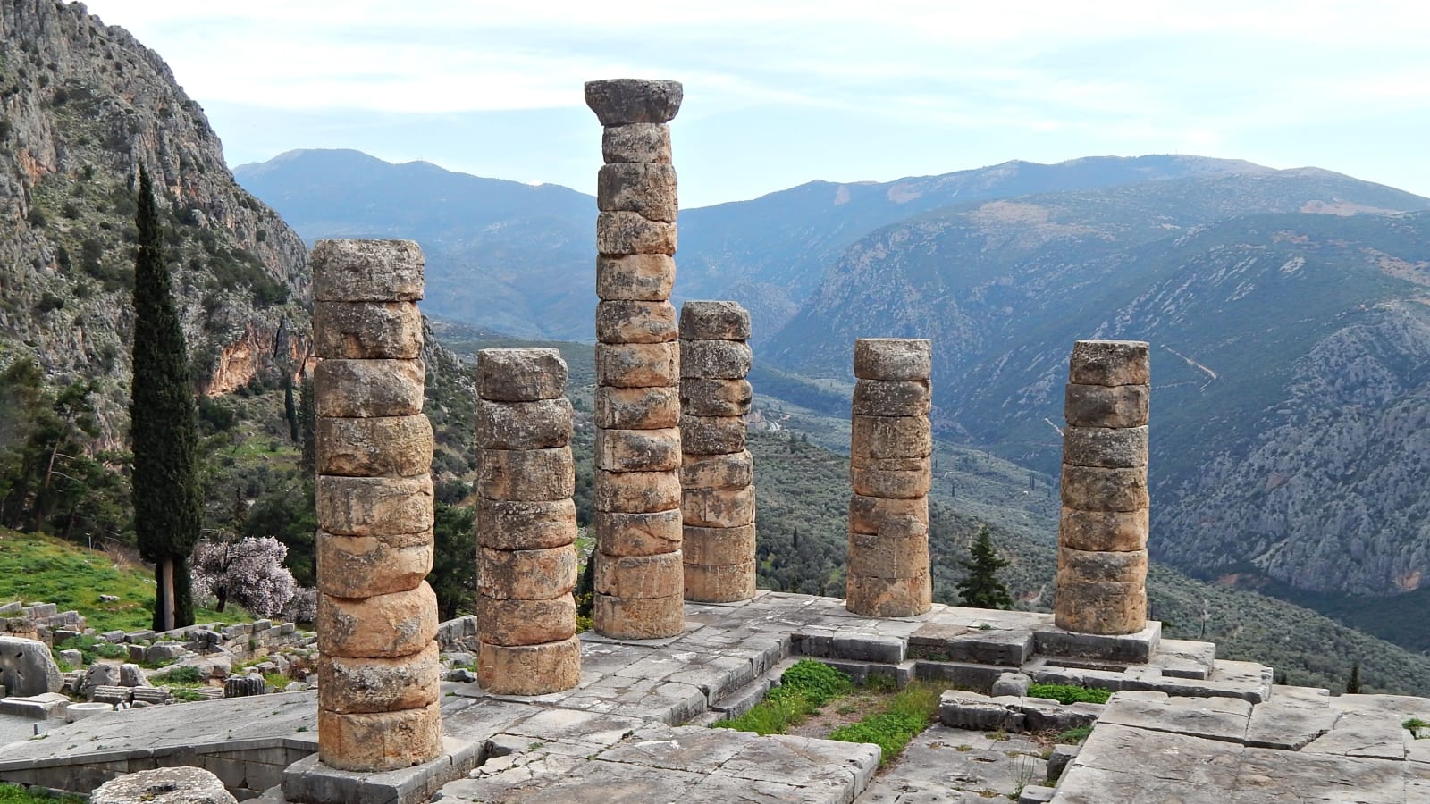 13-Day Greece Mainland and Peloponnese Tour with UNESCO Sites