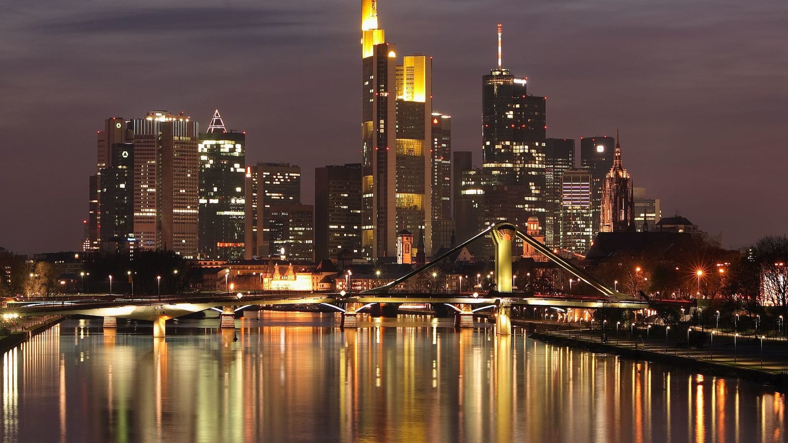 6-Hour Customizable Walking Tour of Frankfurt with Layover Flexibility