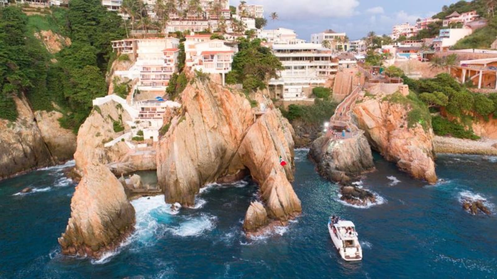 6-Hour Acapulco Tour with Coastal Cuisine Experience