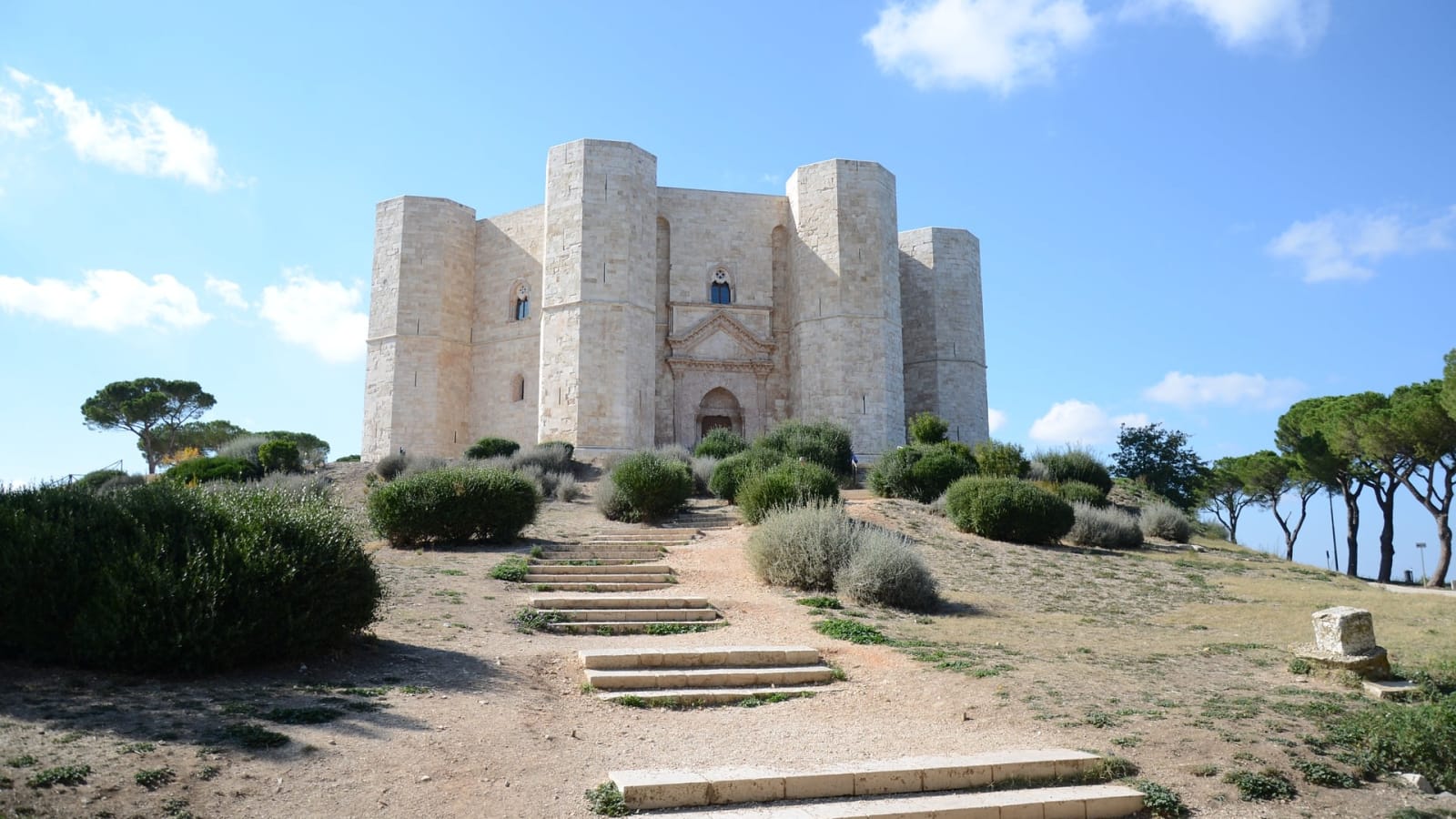 3-Hour Castel del Monte Tour from Trani with Guided Visit
