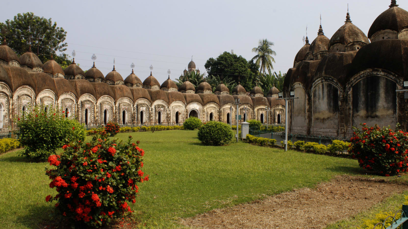1-Day Temple Tour to Kalna and Mayapur with ISKCON Visit