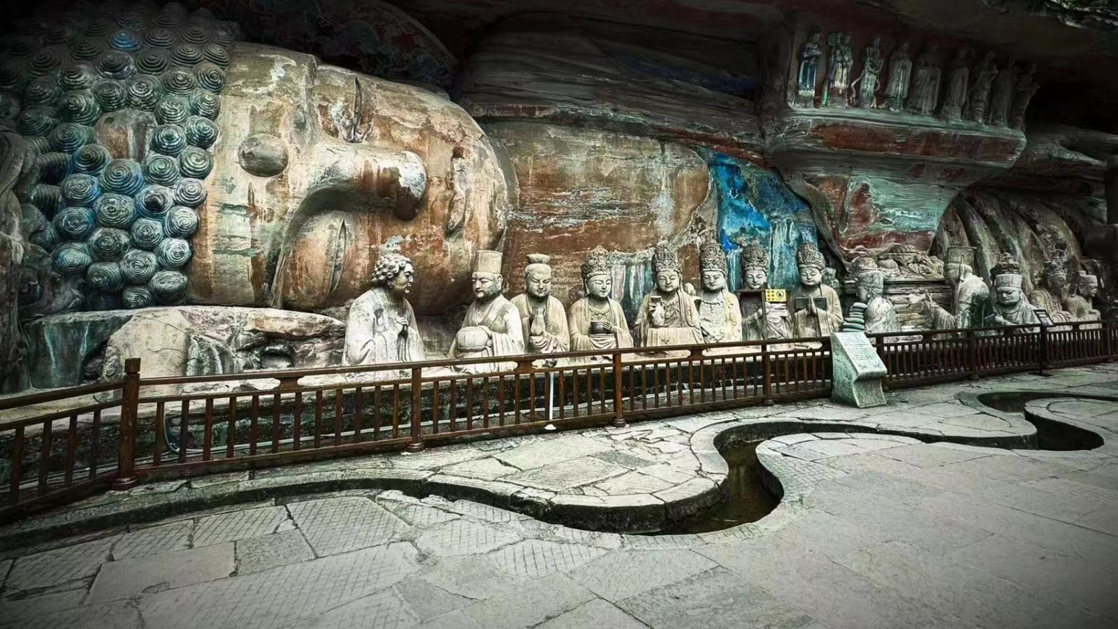 1-Day Wulong Karst or Dazu Rock Carvings Tour from Chongqing