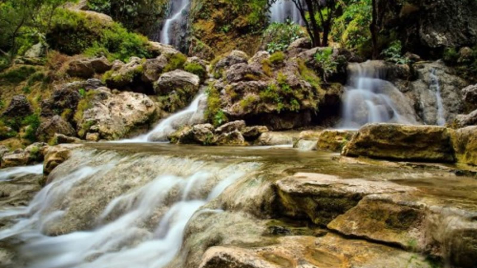 1-Day Gunung Kidul Nature Tour with Pindul Cave and Beach Visits
