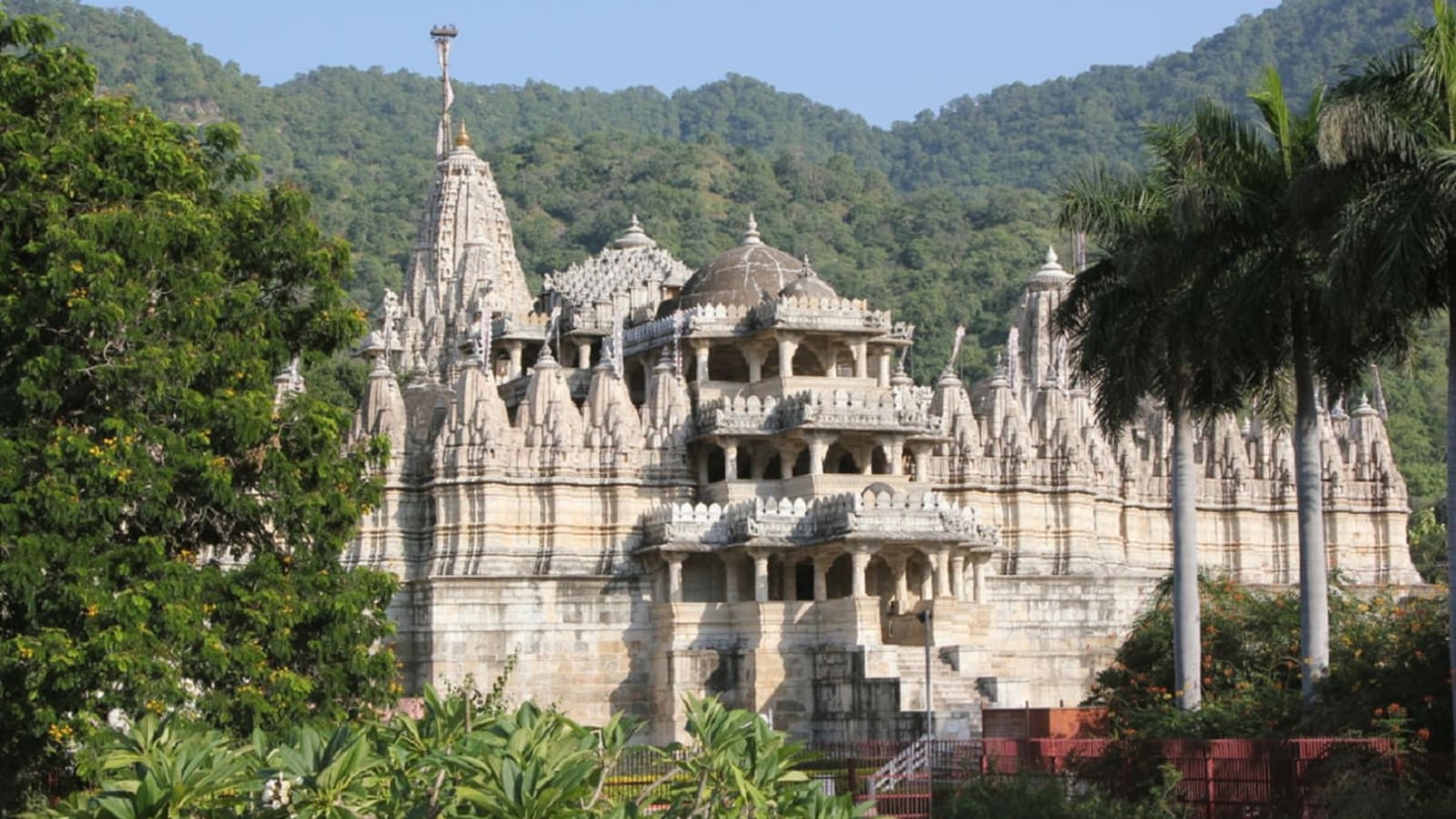 4-Day Rajasthan Bhil and Garasia Tribes Tour with Jawai and Mount Abu