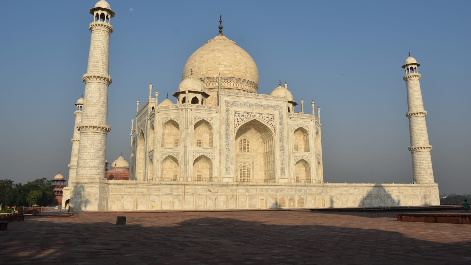 8-Hour Agra Monuments Tour with Taj Mahal and Fatehpur Sikri