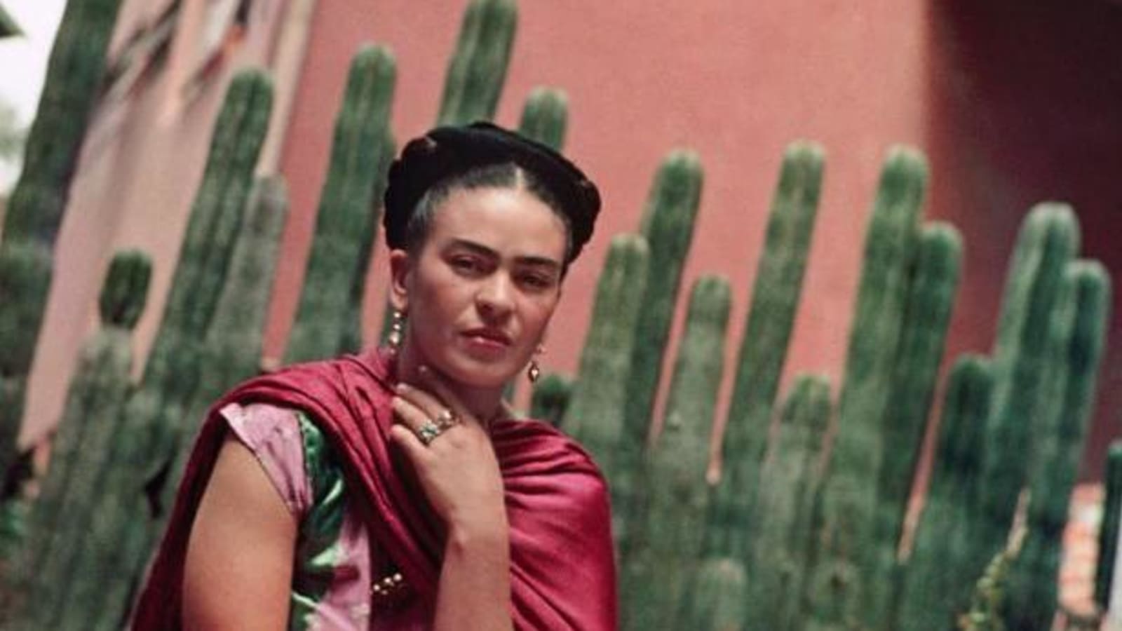 5-Hour Frida Kahlo Walking Tour in Coyoacán with Blue House Visit