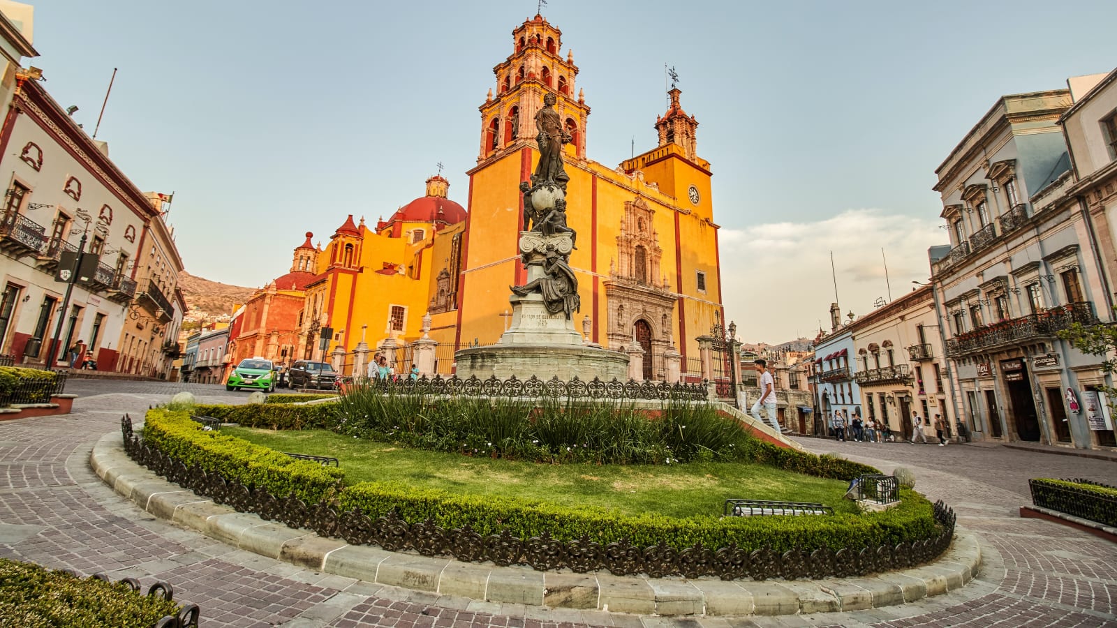 2.5-Hour Guanajuato Walking Tour with El Pípila and Underground Streets