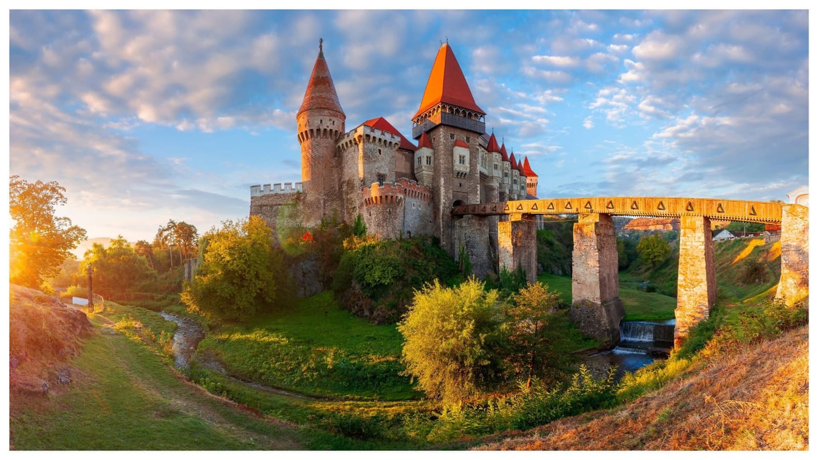 11-Hour Corvin Castle Tour from Oradea with Gothic Architecture