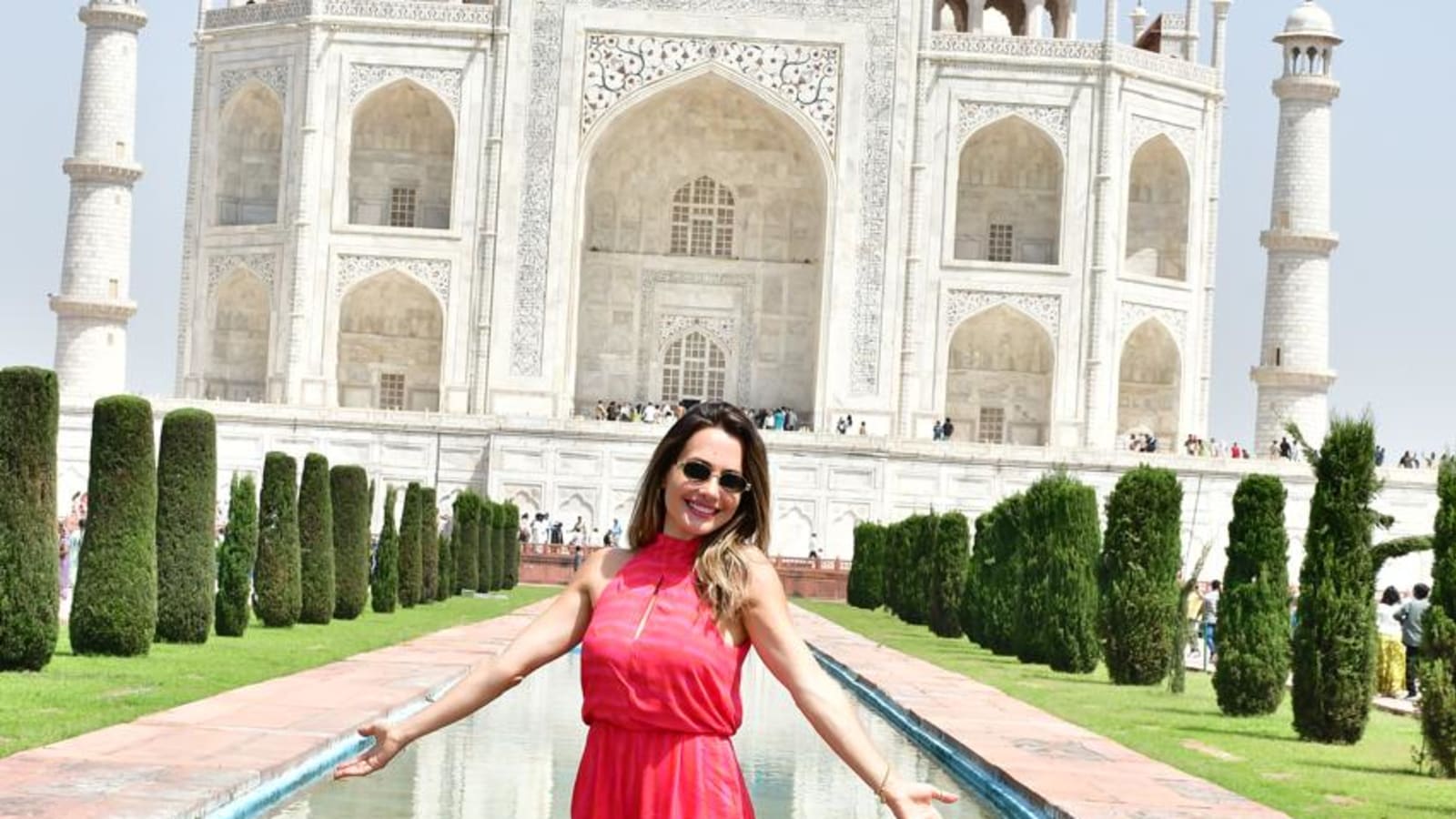 Full-Day Taj Mahal and Agra Fort Tour from Delhi with Private Car