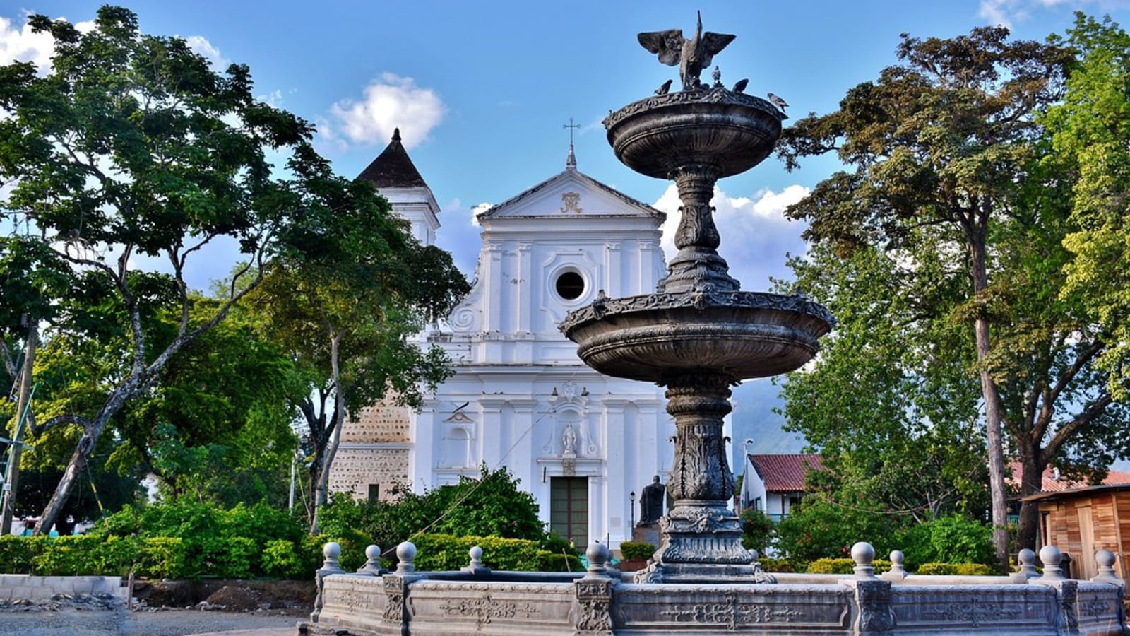 1-Day Santa Fé de Antioquia Tour from Medellín with Colonial Sights