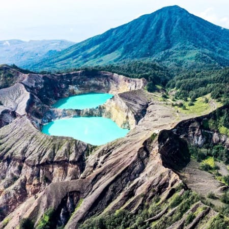 4-Day Flores Overland Tour from Labuan Bajo to Kelimutu and Ende