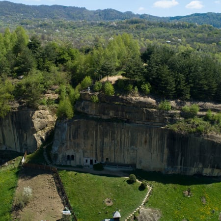 8-Day Piatra Craiului Mountains Trek with Bran Castle and Monasteries