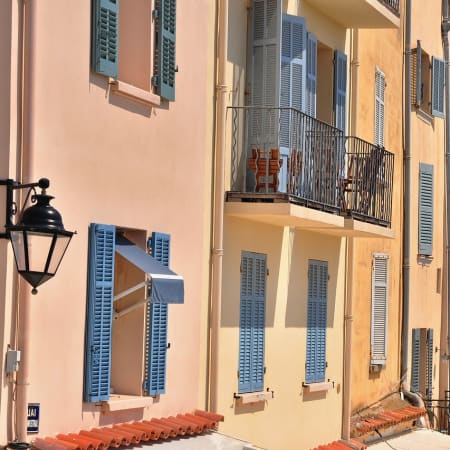 2-Hour Private Walking Tour of Saint-Tropez with La Ponche and Vieux Port