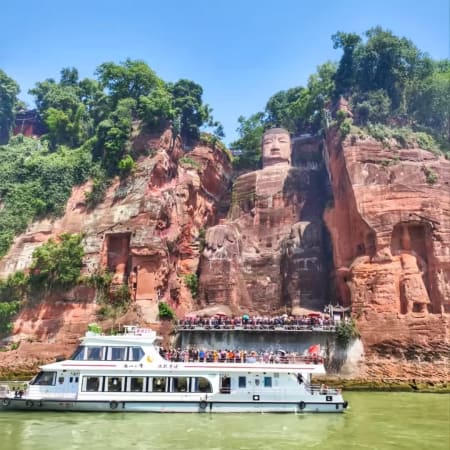 6-Hour Leshan Giant Buddha Tour from Chengdu with People's Park