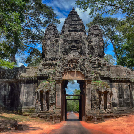 2-Day Siem Reap and Phnom Kulen Tour with Angkor Wat and Banteay Srei