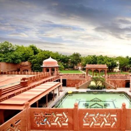 2-Day Jaipur Tour from Delhi with Amber Fort and Local Bazaars