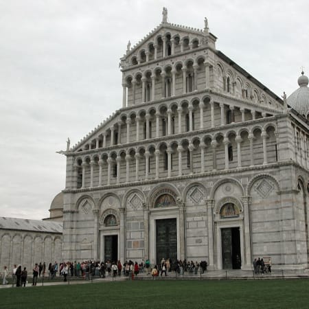 1-Day Walking Tour of Lucca with Medieval Walls and Volto Santo