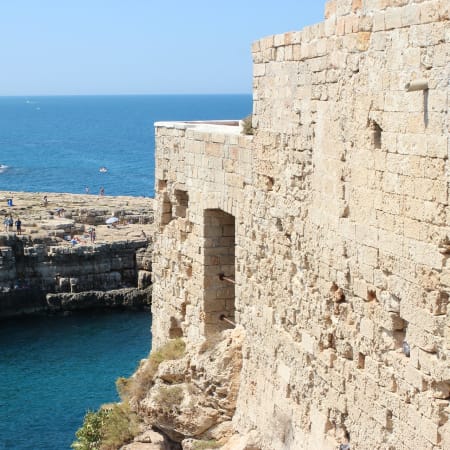 7-Hour Bari and Polignano Tour with Castellana Grotte