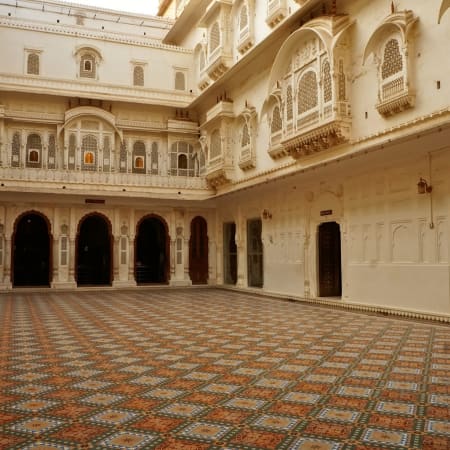 1-Day Bikaner Fort and Karni Mata Temple Tour from Jaisalmer