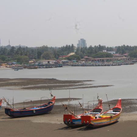 10-Hour Kannur Sightseeing Tour with Forts, Temples, and Handloom