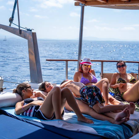 8-Hour Boat Tour of Favignana and Levanzo with Lunch on Board