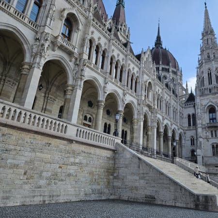 3-Hour Sensory Walking Tour of Budapest for Visually Impaired Travelers