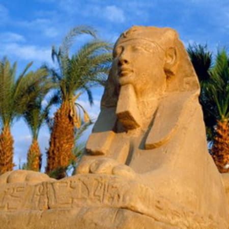 7-Hour Saqqara, Memphis and Giza Pyramids Tour with Lunch Stop