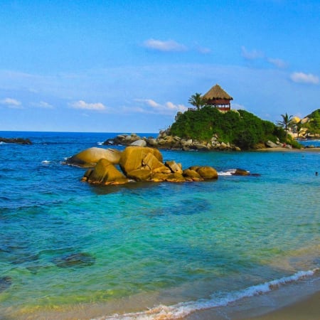 4-Day Santa Marta Tour with Tayrona, Minca and Pirate Bay Cruise