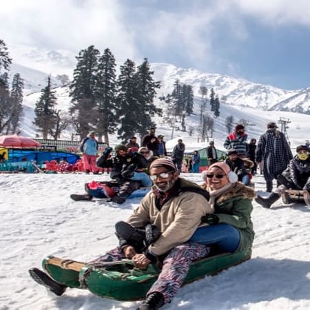 6-Day Kashmir Honeymoon Tour with Gulmarg and Pahalgam
