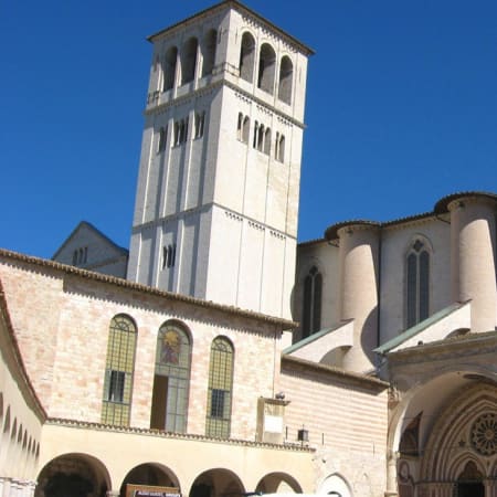2-Hour Assisi Walking Tour with St. Francis Basilica and Hidden Gems