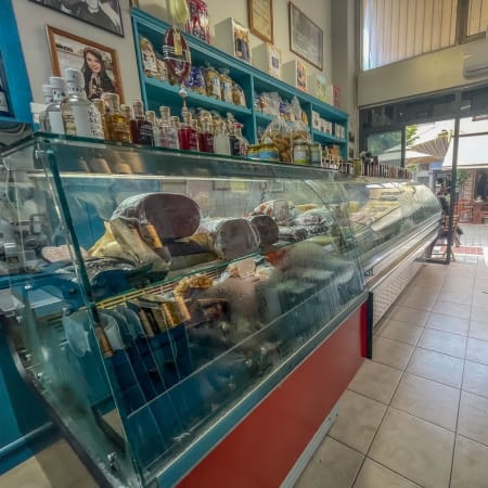 4-Hour Food and Culture Walking Tour in Ioannina with Pie Cooking