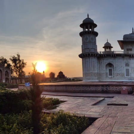 8-Day Delhi Jaipur Agra Jhansi Khajuraho Tour with Orchha