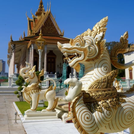5-Day Phnom Penh and Koh Rong Sanloem Tour with Sunset Dhow Cruise