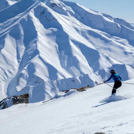 5-Day Gulmarg Honeymoon Tour with Gondola Ride and Romantic Stays