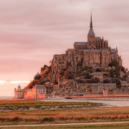 5-Day Normandy Sightseeing Tour with Mont Saint Michel and Giverny