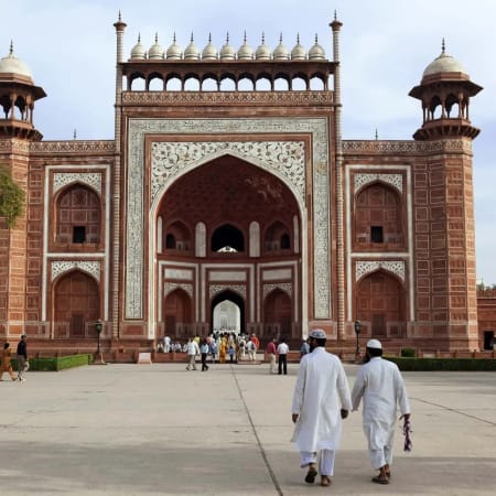3-Hour Taj Mahal Guided Tour in Agra with Express Entry