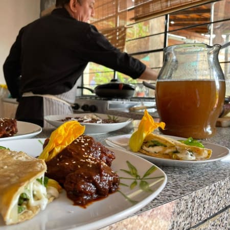 3-Hour Cholula Food Tour with the Great Pyramid and Local Tastings