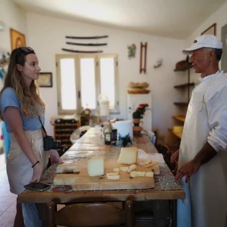 3-Hour Cheese-Making Workshop in Olbia with Farm Visit and Tasting