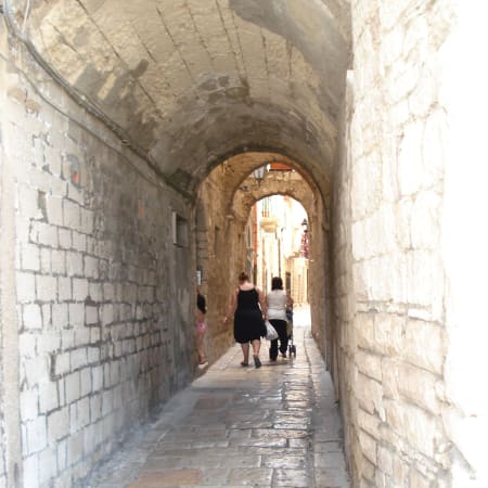 3-Hour Trani Walking Tour with Castle, Cathedral and Focaccia