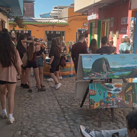 8-Hour El Peñol and Guatapé Tour with Piedra del Peñol Climb