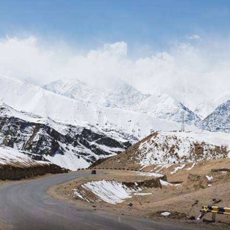 8-Day Kashmir and Ladakh Adventure Tour with Pangong and Nubra
