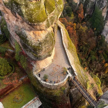 4-Hour Private Meteora Hiking Tour with Hidden Monasteries