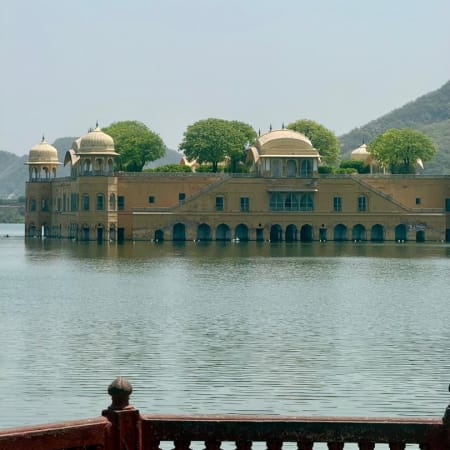 8-Hour Jaipur City Tour with Amber Fort and City Palace
