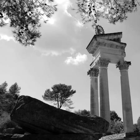 8-Hour Arles and Provence Tour with Van Gogh and Les Baux