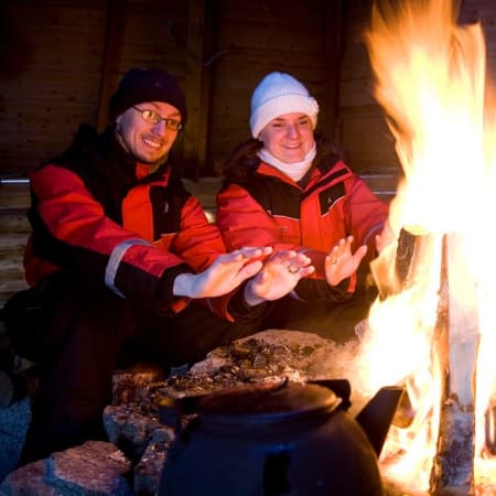 3-Hour Snowshoe Trekking in Rovaniemi with Campfire BBQ