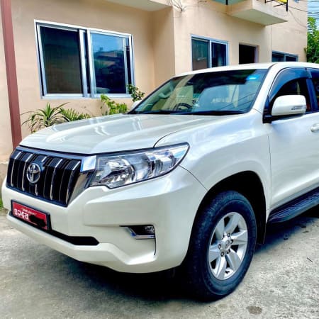 1-Hour Kathmandu Airport Transfer to Thamel with Private AC Vehicle