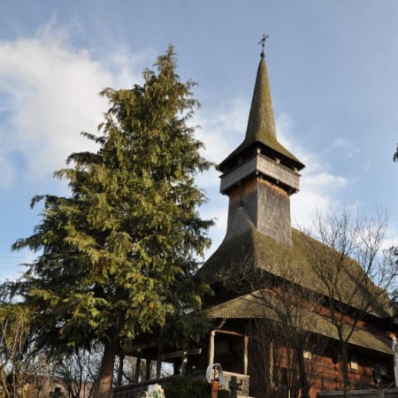 7-Day Rarau Mountains Trekking Tour with Maramures Monasteries