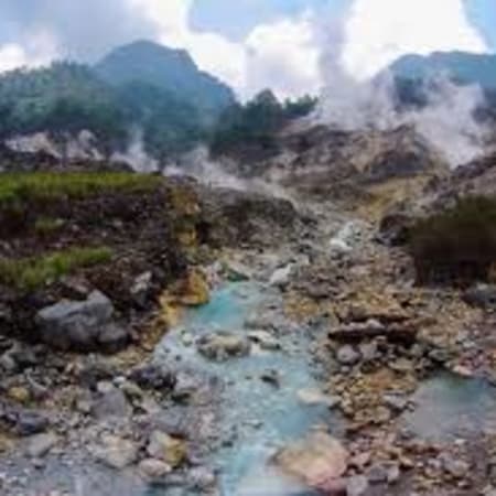 10-Hour Mount Salak Trekking Tour from Jakarta to Queen Crater