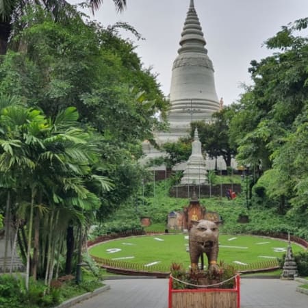Full-Day Phnom Penh City Tour with Royal Palace and Riverside Walk