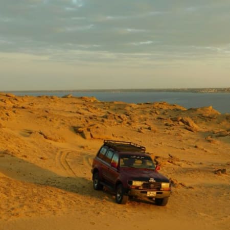 2-Day El Fayoum Desert Tour with Wadi El Hitan and Magical Lake